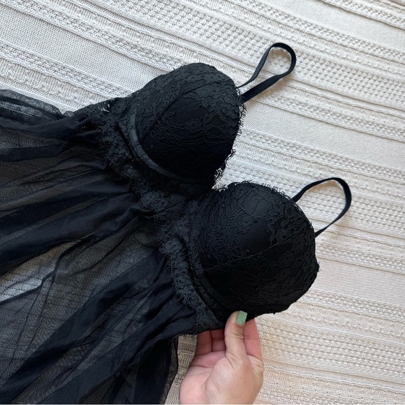 Elegant Black Lace Babydoll - Picture 2 of 7